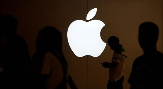 Apple In Race With Amazon To Become First $1 trillion company 