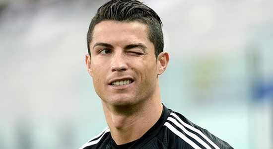 Cristiano Ronaldo Signs £173M-A-Year Deal With Al Nassr
